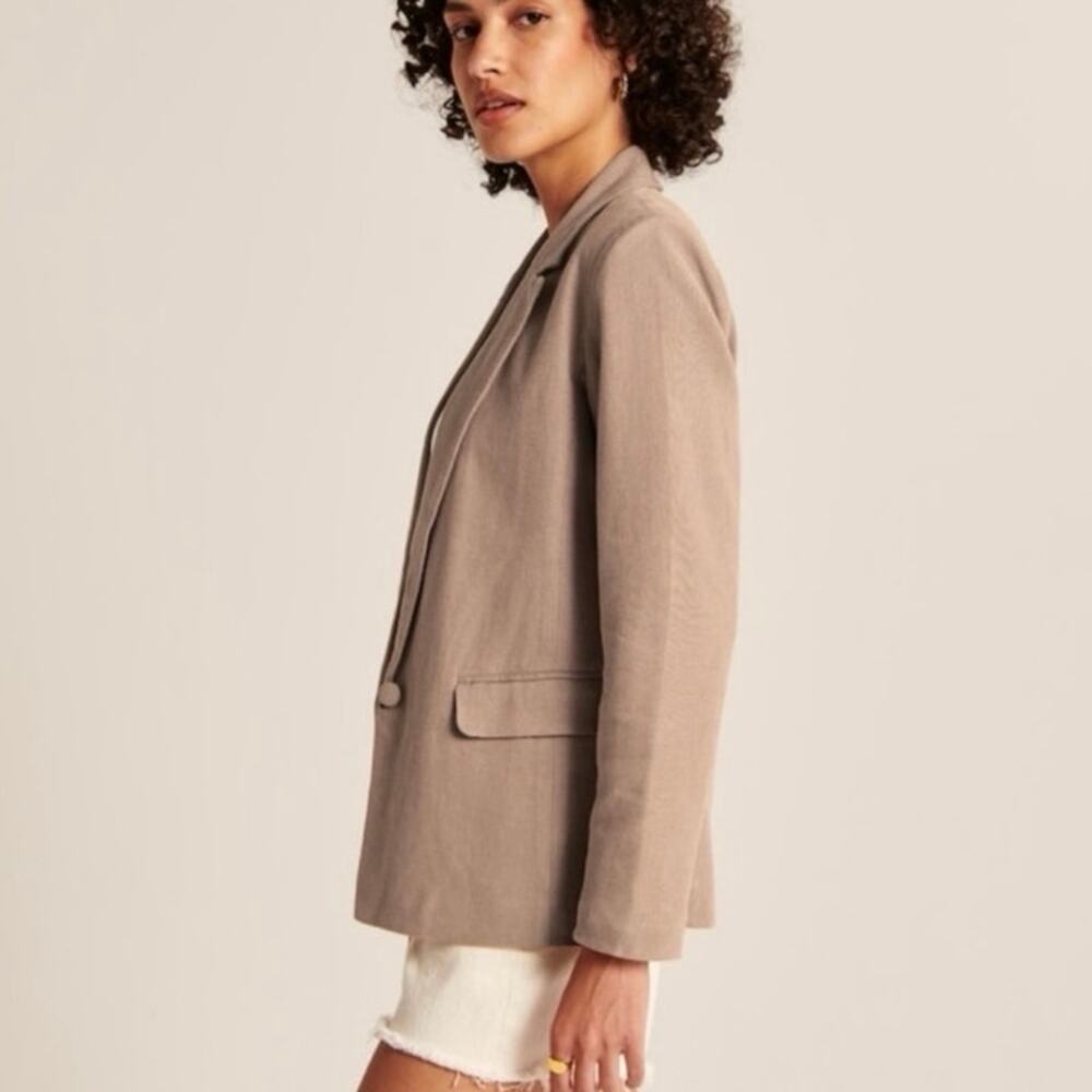Abercrombie & Fitch Relaxed Boyfriend Style Linen Blend Blazer, Size Medium